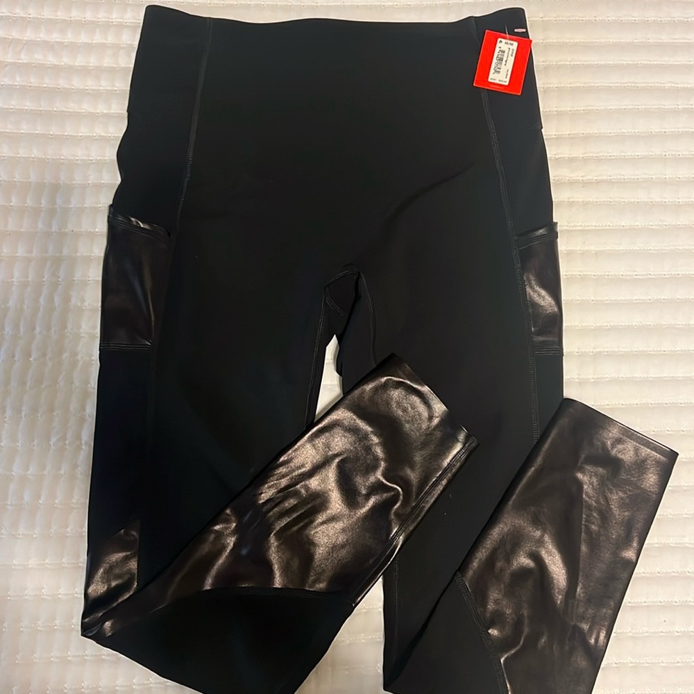 Spanx gloss pocket leggings